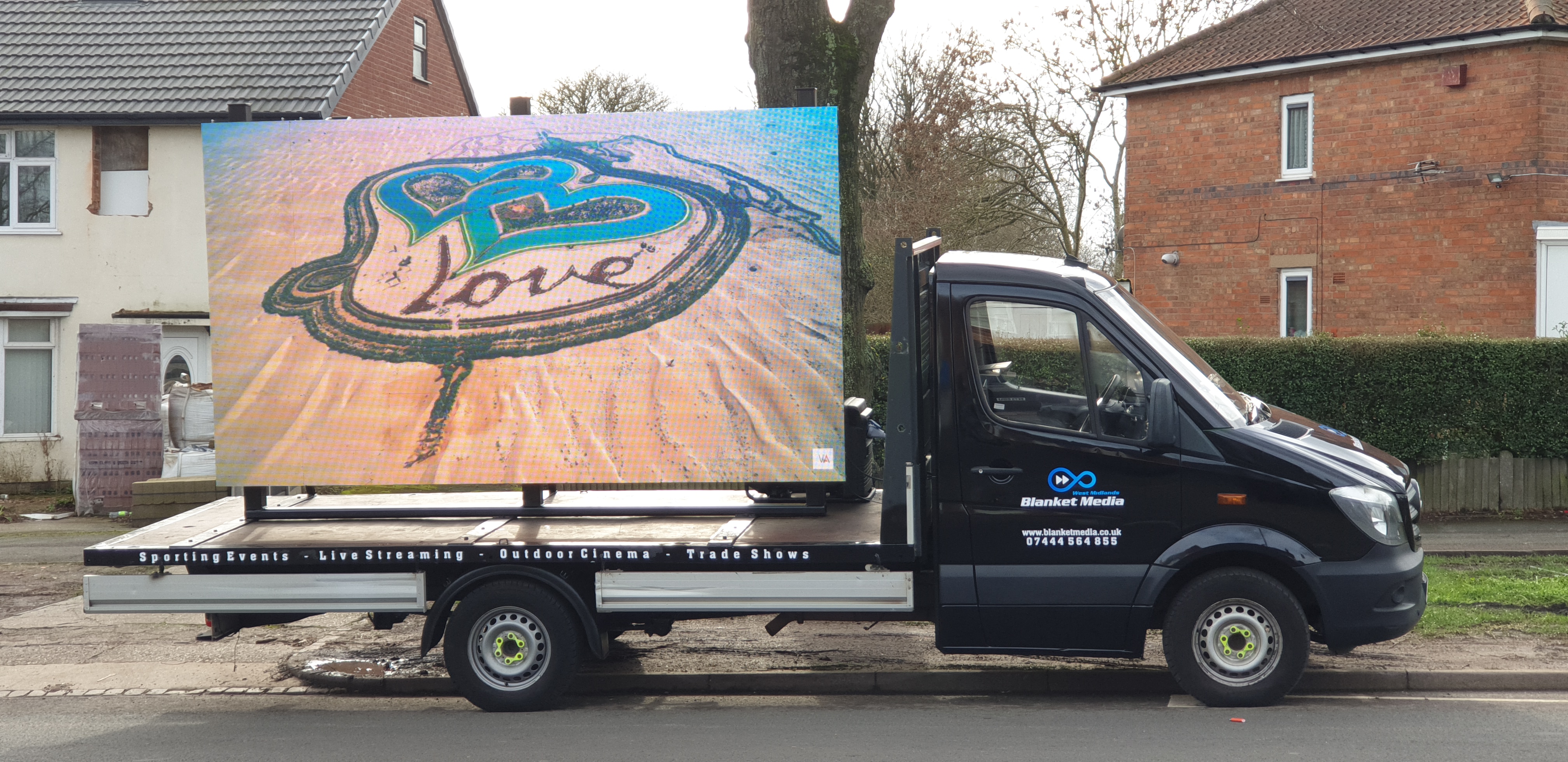 BUSINESS Advertisement